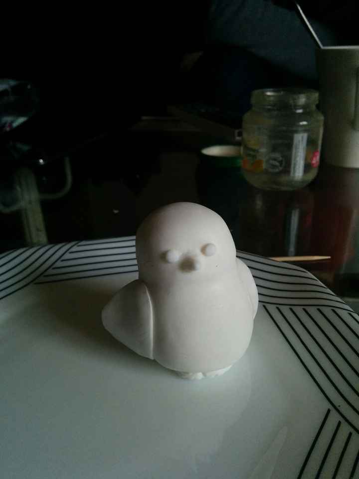 Avec les yeux en reflief