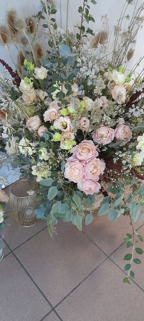 Bouquet de buffet réalisé par Ségolène Justin, fleuriste à Asnières sur Seine, pour mon mariage le 2