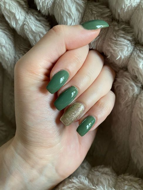 Parlez moi de vos ongles... - 1