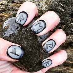 Nails art médiévale !!! - 1