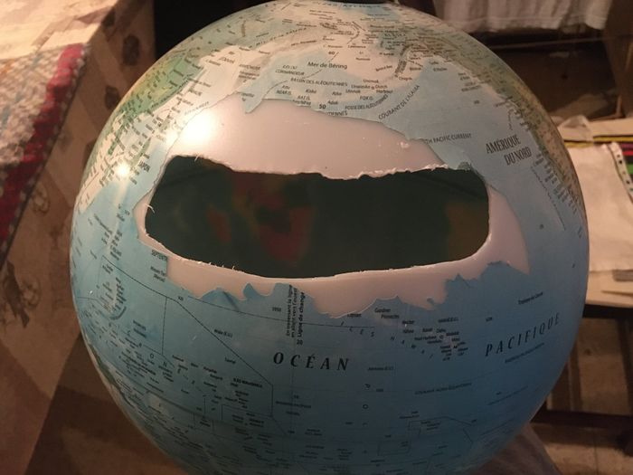 Globe terrestre urne helppp - 1
