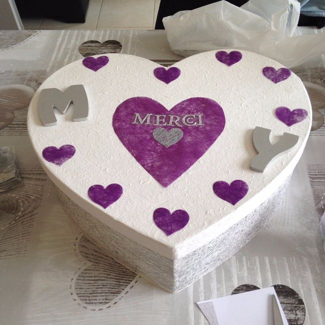 Urne 2 - coeurs tout violet 