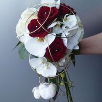 Thème année 50 j'ai une robe sirène à votre avis accessoire et quoi comme coiffure et bouquet - 1