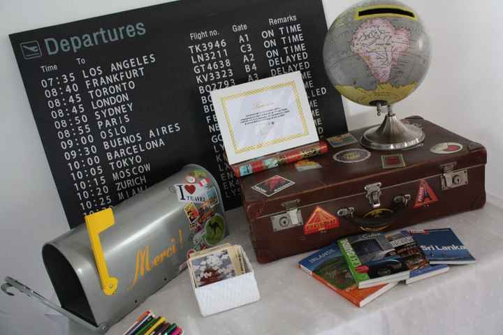 Table urne et livre d'or