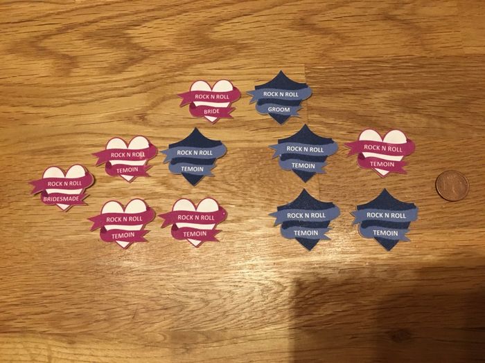 Pins pour les mariés et cadeaux au témoins - 1