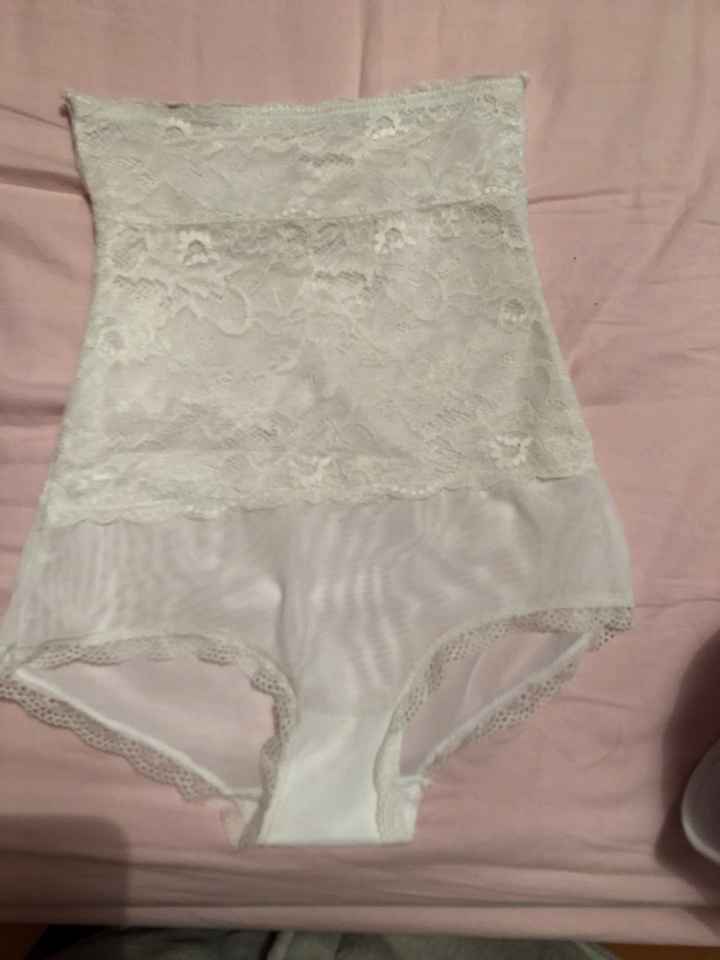 Lungerie - 2