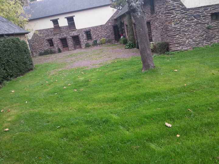 Qui célèbrera son mariage dans une salle des fêtes ? - 2