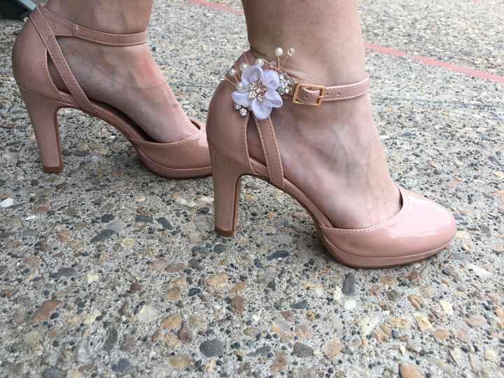 Help montrez moi vos chaussures ! - 1