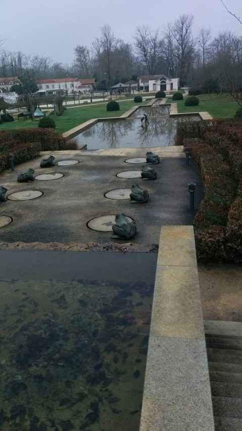 fontaine juste a coté