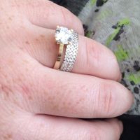 Qui porte une bague de fiançailles ? - 2