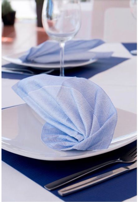 La présentation des tables de mariages: les serviettes de table 1
