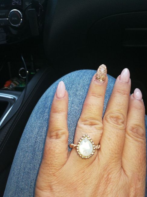  We à Paris, bague et créatrice de robe - 1