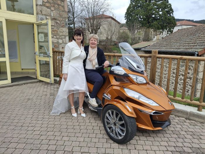 Un gilet de berger sur robe de mariée ? 4