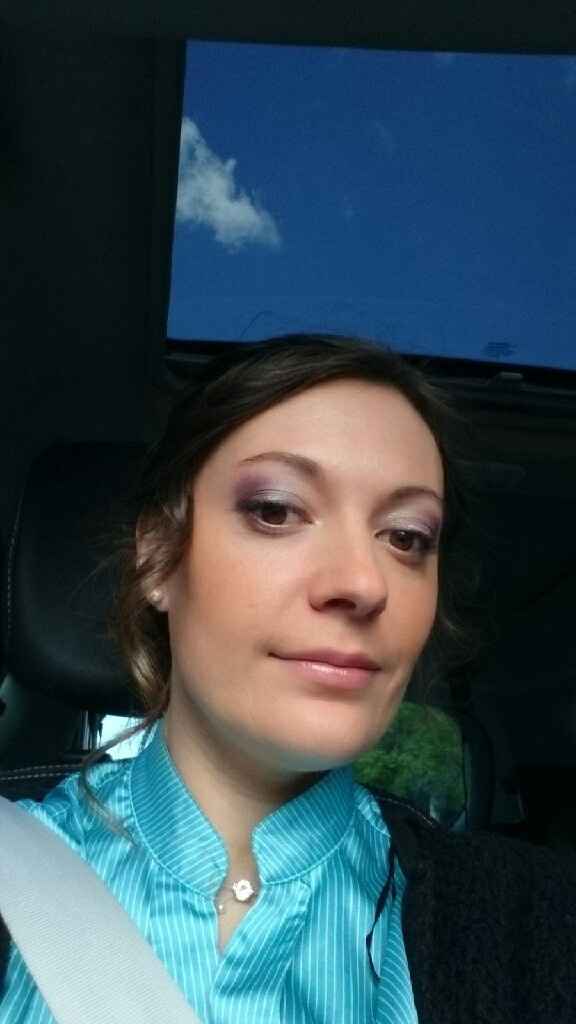 Montrez-moi vos maquillages, s'il vous plait.  Help !  - 1