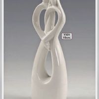 Figurine pièce montée porcelaine blanche