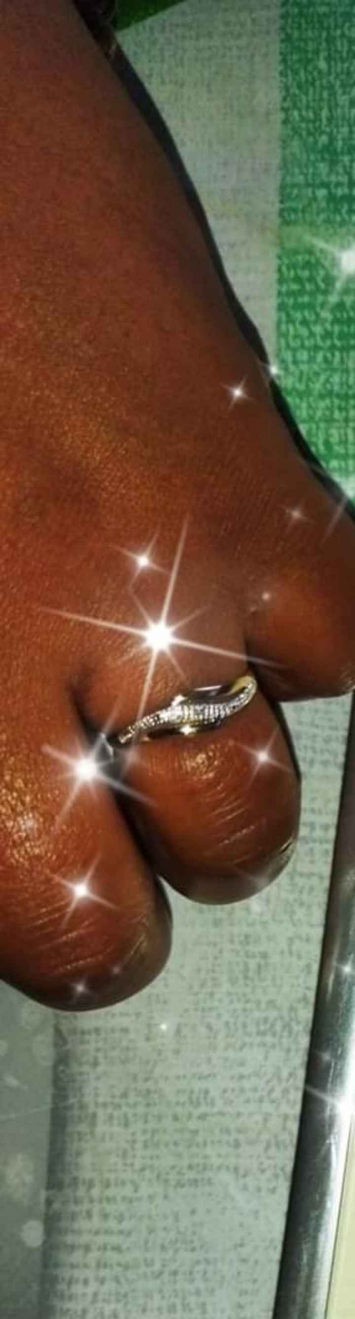 Ta bague de fiançailles sur le Pinterest de Mariages.net ça t'intéresse ? ❤️ - 1