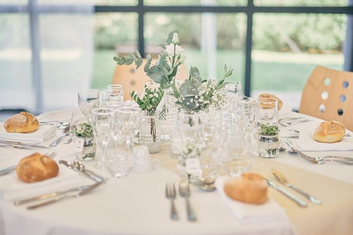 DECORATION TABLE