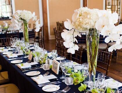 Tenue mariage blanc et bleu mais theme salle zen vert anis blanc 1