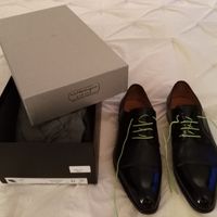 1 / Chaussures avec usures dissimulées.