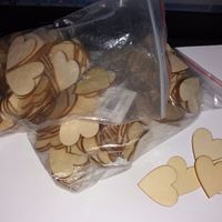 les coeurs qui serviront pour le tableau d'or (chaque invité écrira un message et les coeurs seront 