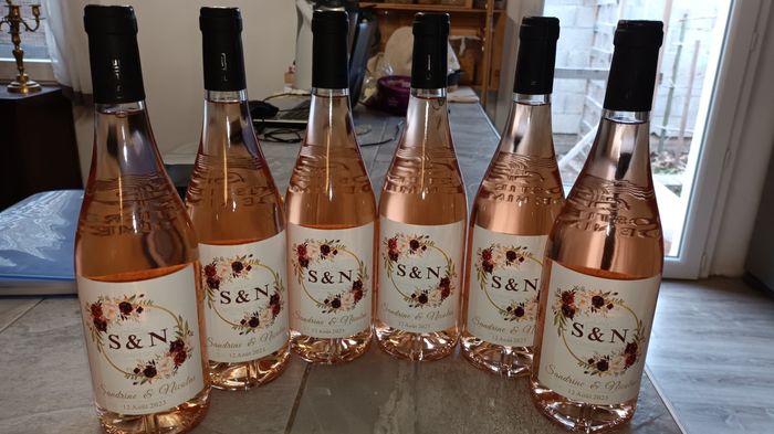 Etiquettes bouteilles vin 1