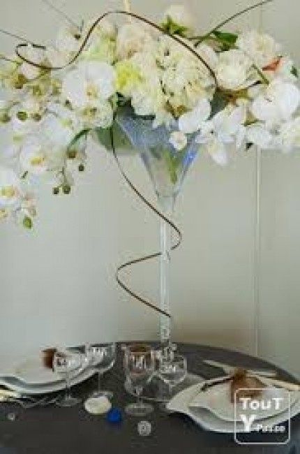vase martini avec orchidées