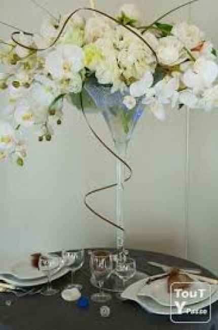 vase martini avec orchidées