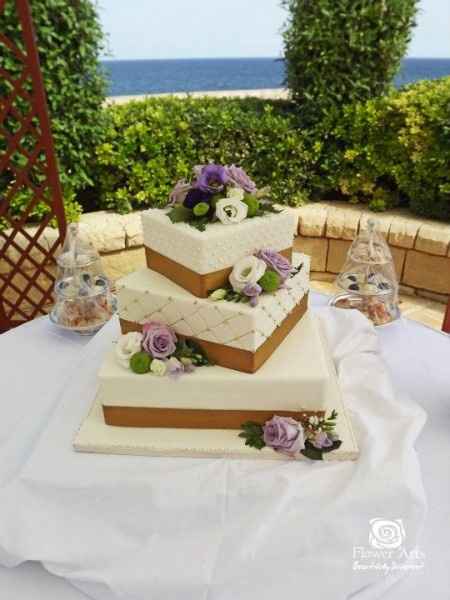 WEDDING CAKE