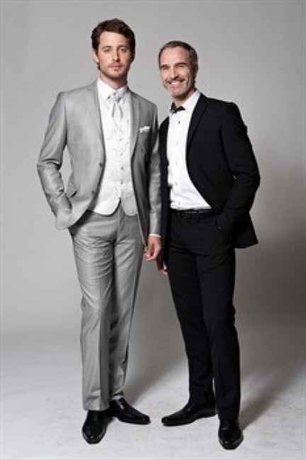 costume noir et gris