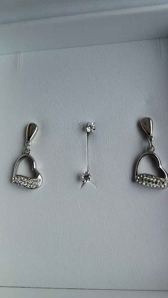 Boucles d'oreilles ?? - 1