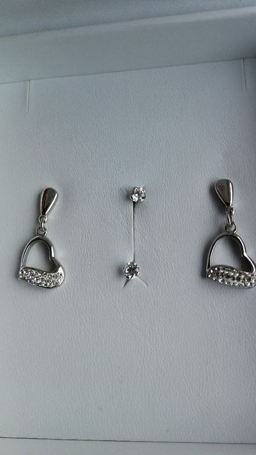 Boucles d'oreilles ?? - 1