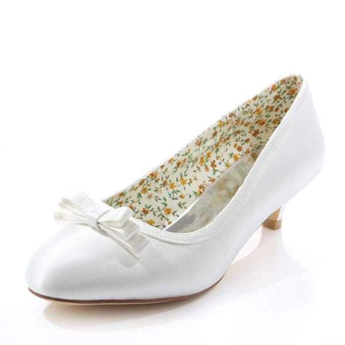 Numéro 3 avec un petit noeud