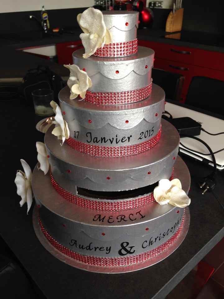 Urne façon weeding cake