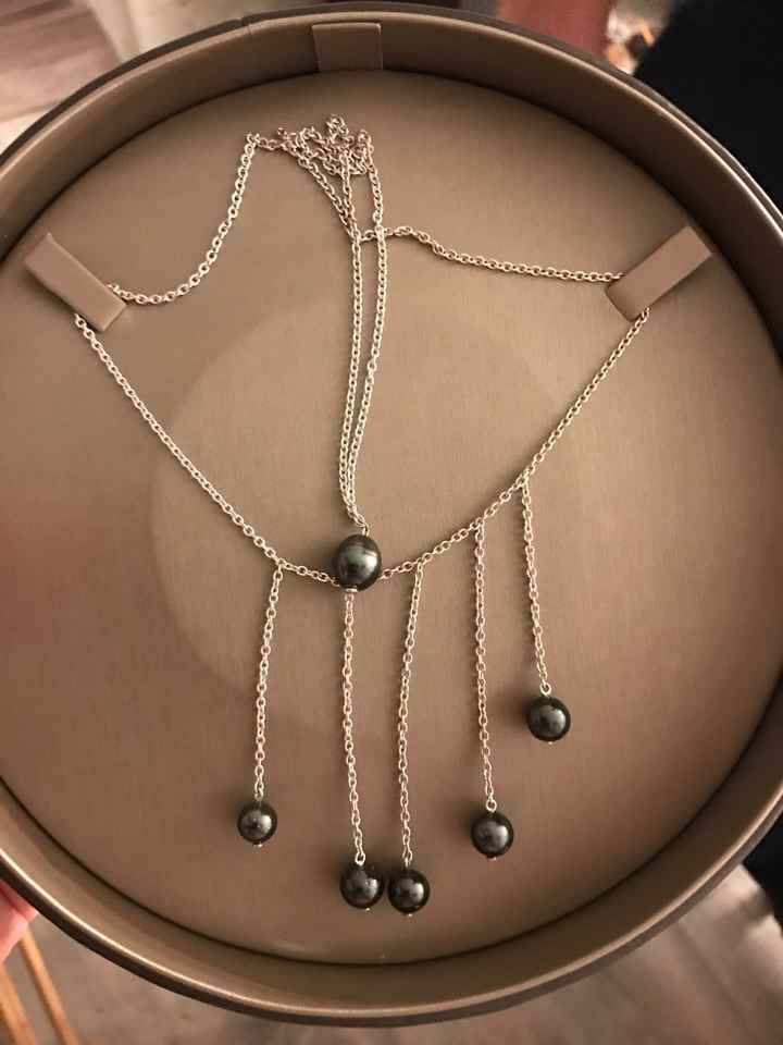 Collier sorti de la tête de ma maman - 1