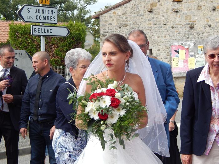 avant d'entrer à la mairie