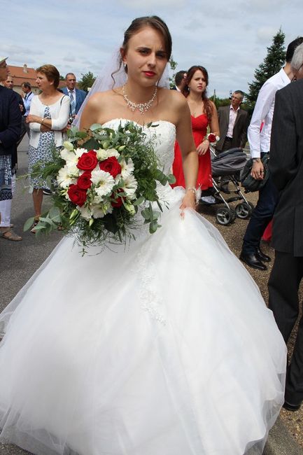 avant l'entrée à l'église