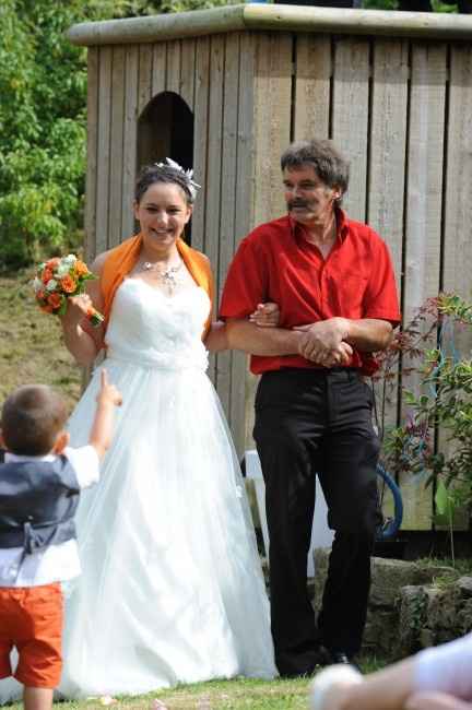 Arrivée au lavoir pour la cérémonie laïque
