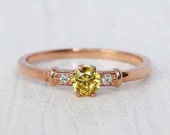  La bague de fiancaille de couleur. Qui a osé? - 3