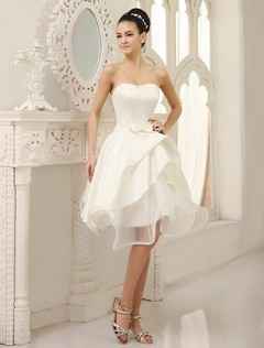 La robe de mariée courte. à l'église? - 2