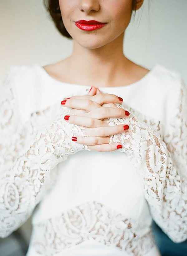 Une manucure rouge? - 2