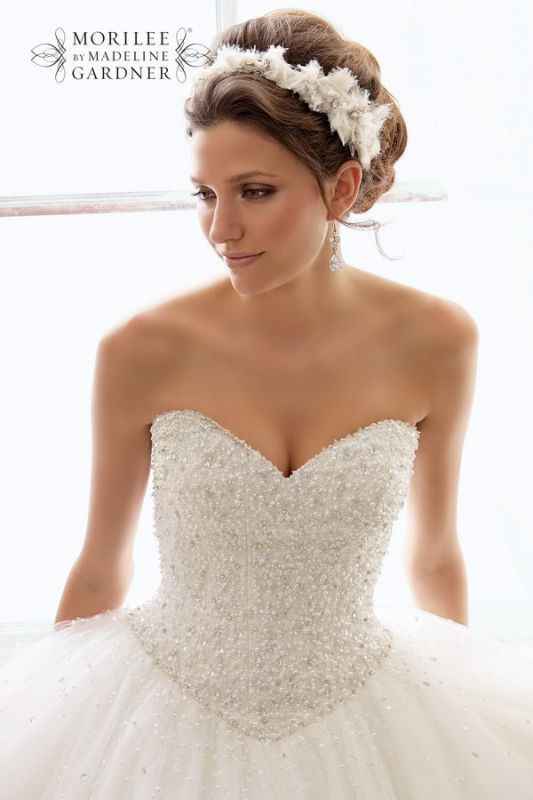 Une robe avec des perles. - 3