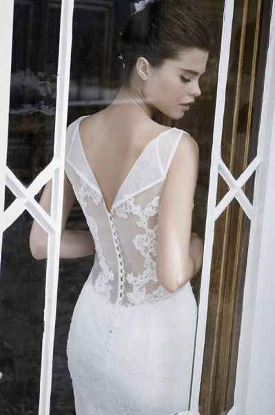 Robe de mariée avec un dos original - 3