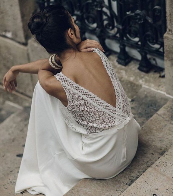 Robe de mariée avec un dos original - 2