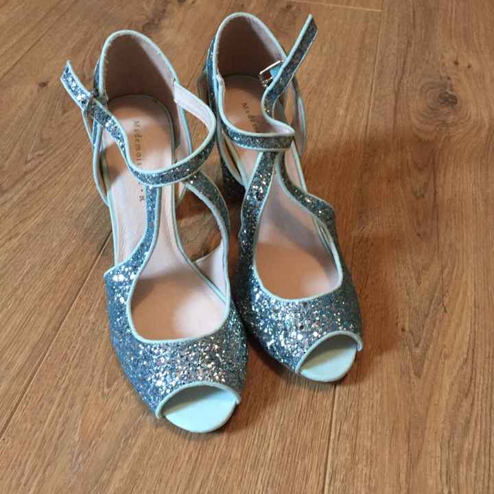 The chaussures - 1