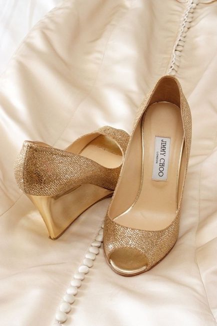 chaussures dorées