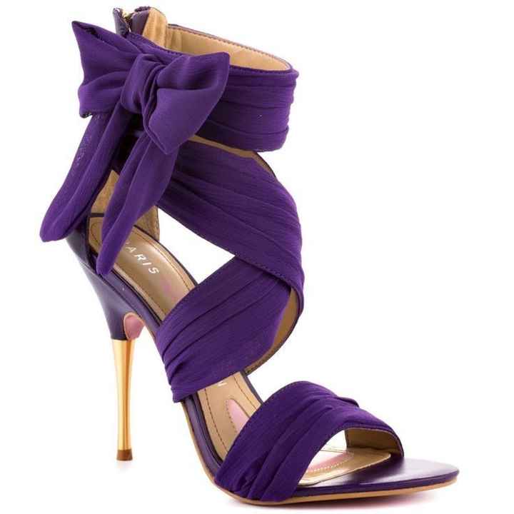 chaussures violettes