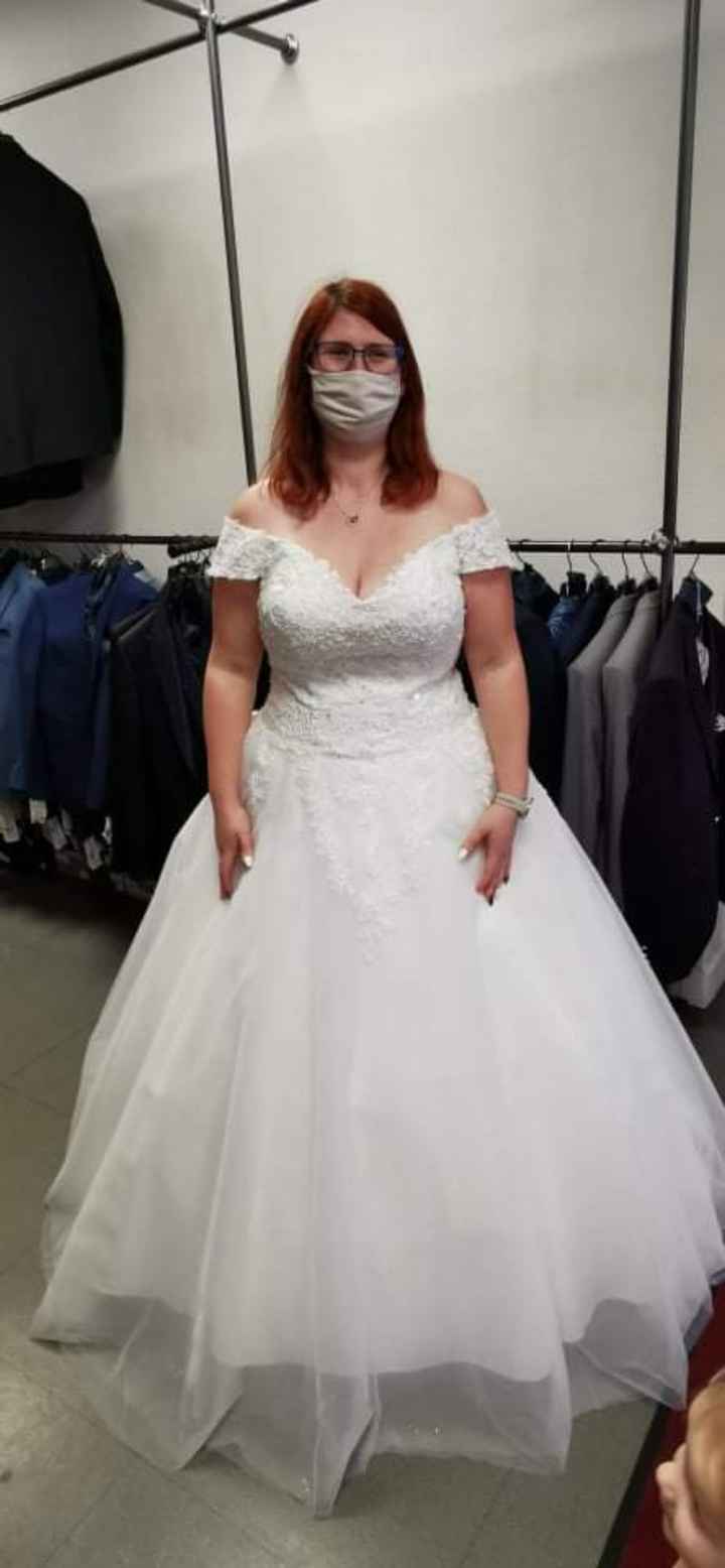 Partage-nous la marque de ta robe - 1