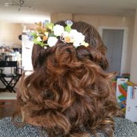 Coiffure dos + bijou (rappel bouquet)