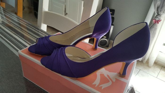  Chaussures violettes ! - 1