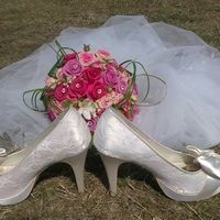 Les chaussures, le voile et le bouquet...
